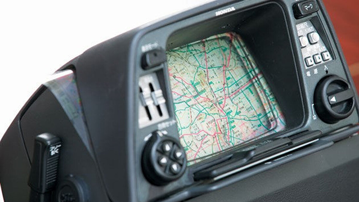 GPS navigasyon sistemi<br><br>Bilim kurgu filmlerinin vazgeçilmez teknolojilerinden birisi! Bulundukları konumu hassas şekilde belirleyebilen ve rotalarını çizebilen bu cihazlar gerçek hayatta 1973 yılında ABD savunma bakanlığı tarafından başlatıldı ancak 1995 yılında sivil kullanıma açıldı. Bugün ise akıllı telefonların standart bir özelliği halinde.