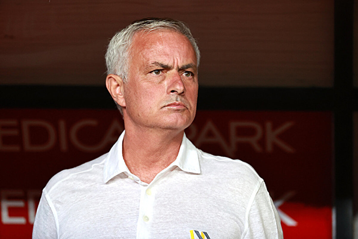 Fenerbahçe ve Galatasaray bir kez daha aynı oyuncunun peşine düştü.