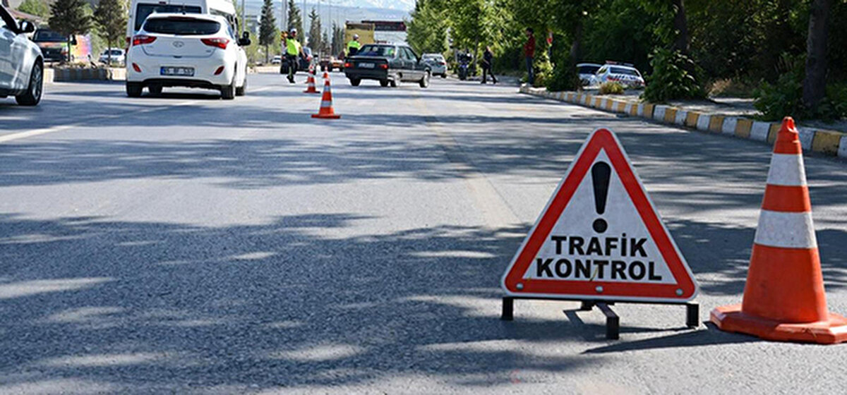 Hız sınırını 6-10 kmsa aşanlara 2.000 TL<br><br>Hız sınırını 11-15 kmsa aşanlara 4.000 TL<br><br>Hız sınırını 16-20 kmsa aşanlara 6.000 TL<br><br>Hız sınırınız 21-25 kmsa aşanlara 8.000 TL<br><br>Hız sınırını 26-35 kmsa aşanlara 12.000 TL<br><br>Hız sınırını 36-45 kmsa aşanlara 15.000 TL<br><br>Hız sınırını 46-55 kmsa aşanlara 20.000 TL<br><br>Hız sınırını 56-65 kmsa aşanlara 25.000 TL<br><br>Hız sınırını 66 kms’ten fazla aşan sürücülere 30.000 TL