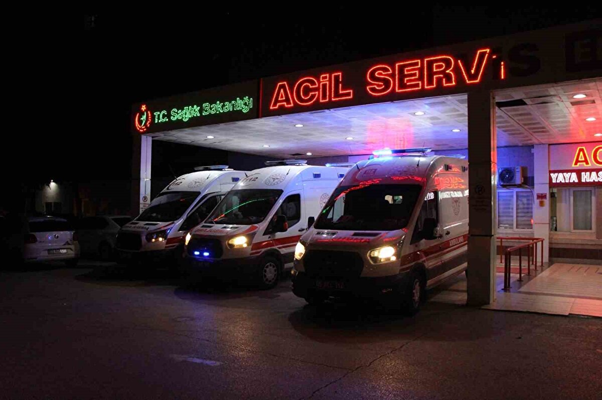 Bazı vatandaşlar ise kendi imkanlarıyla aynı hastanenin acil servisine başvurdu.