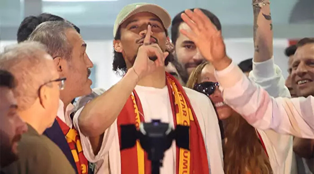 Leroy Sane, Bayern Münih’le Dünya Kulüpler Kupası’na katılmaya hazırlanırken Al Hilal, Arsenal ve Fenerbahçe gibi takımlardan da transfer teklifi almıştı.