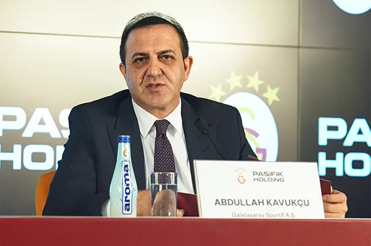 Galatasaray Sportif AŞ Başkan Vekili Abdullah Kavukcu ise "Burası Galatasaray. Daha çok önemli transfer olacak. Başkanımızın vizyonuyla daha iyi transferler yapacağız. Herkes Galatasaray'a gelmek istiyor. Daha yeni başladık" şeklinde konuştu.<br>