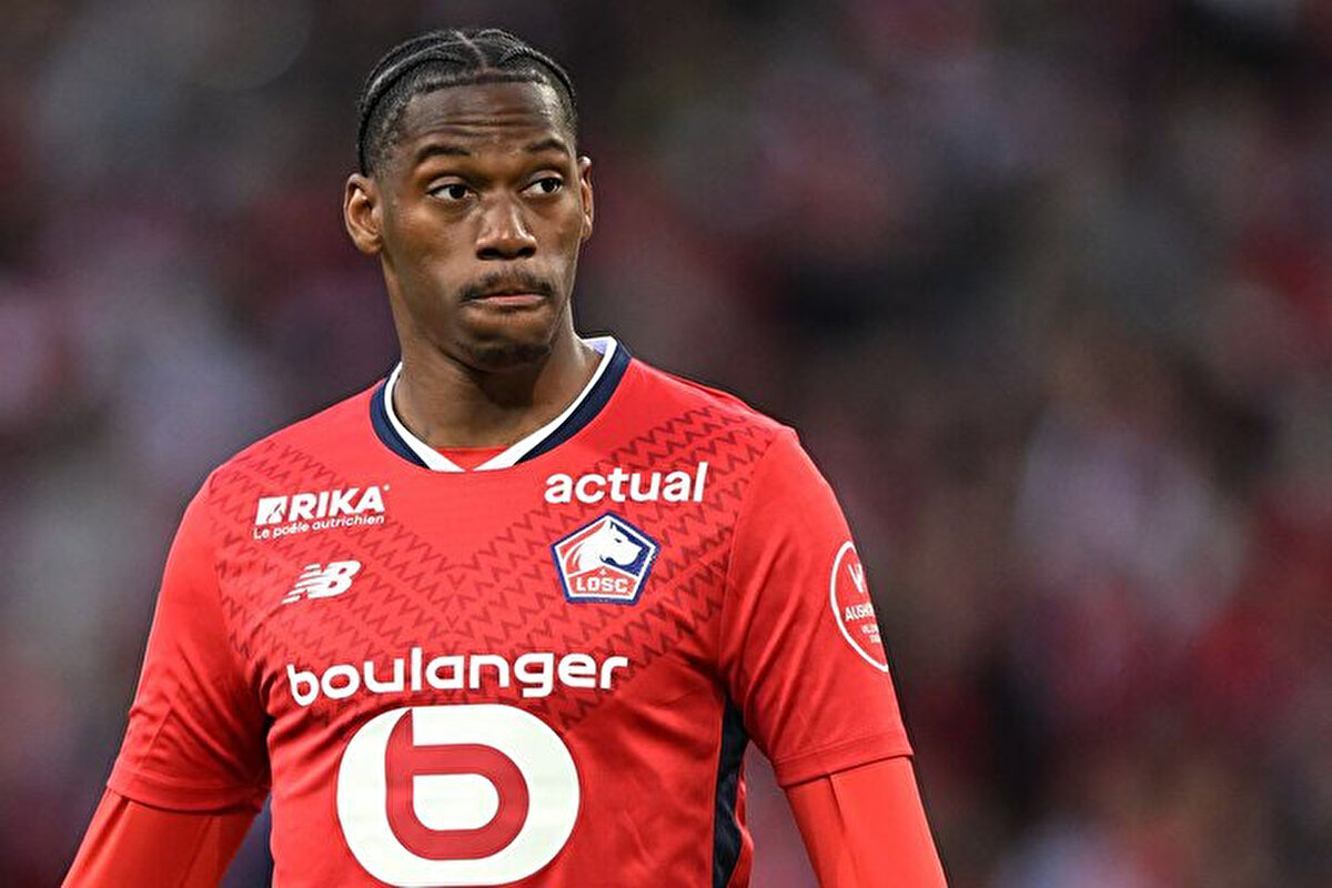 Yönetim, serbest statüde olması ve bonservis bedeli ödenmeyecek olması nedeniyle David'i yüksek yıllık ücret ve imza parasıyla ikna etmeyi planlıyor.<br>