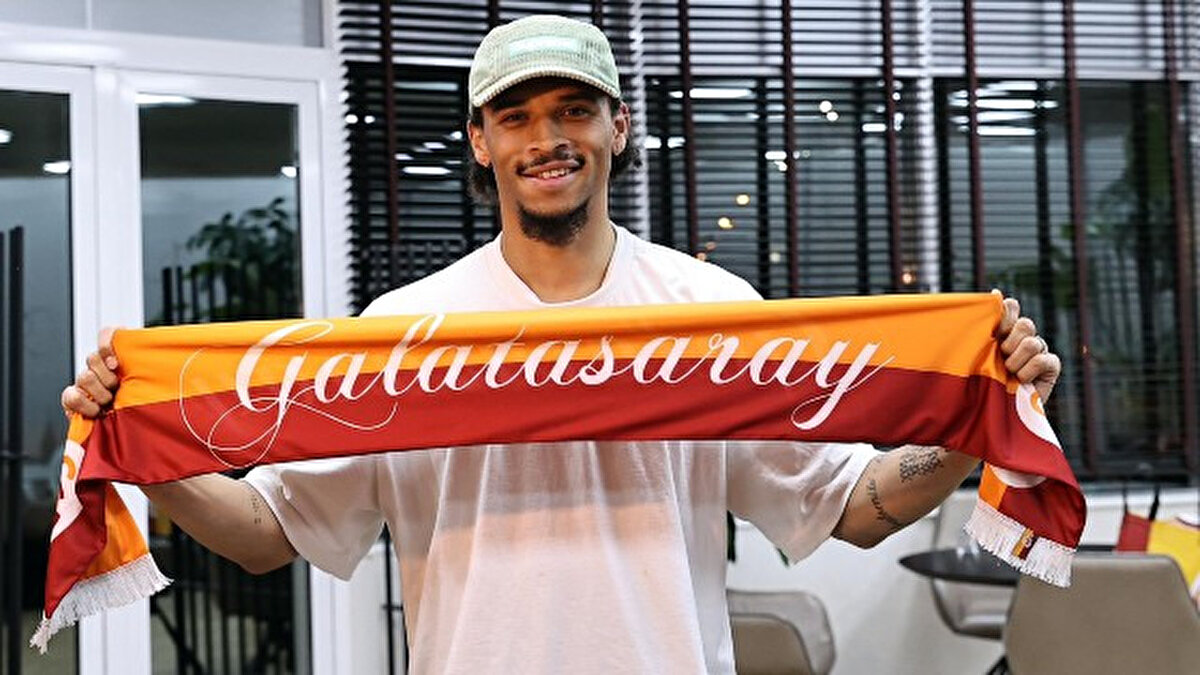 Sarı-kırmızılı kulüpten Sane'nin transferiyle ilgili Kamuyu Aydınlatma Platformu'na (KAP), yapılan açıklamada, "Profesyonel futbolcu Leroy Aziz Sane ile, 01.07.2025 tarihinden başlamak üzere, 3 sezon için anlaşmaya varılmıştır." denildi.