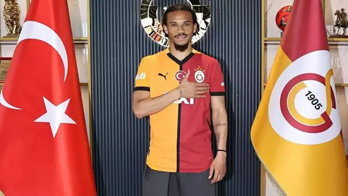 Galatasaray, yeni transferi Alman futbolcu Leroy Sane'nin tanıtımını da Galata Kulesi'nde yaptı. UEFA Şampiyonlar Ligi müziğiyle başlayan görsel şovda Sane'nin görüntüleri de yer aldı.