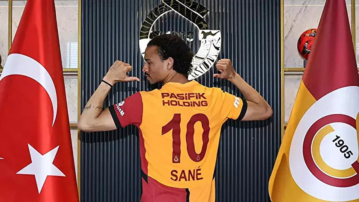 Sarı-kırmızılıların 10. Alman futbolcusu olan 29 yaşındaki Sane, yeni takımında 10 numaralı formayı giyecek.