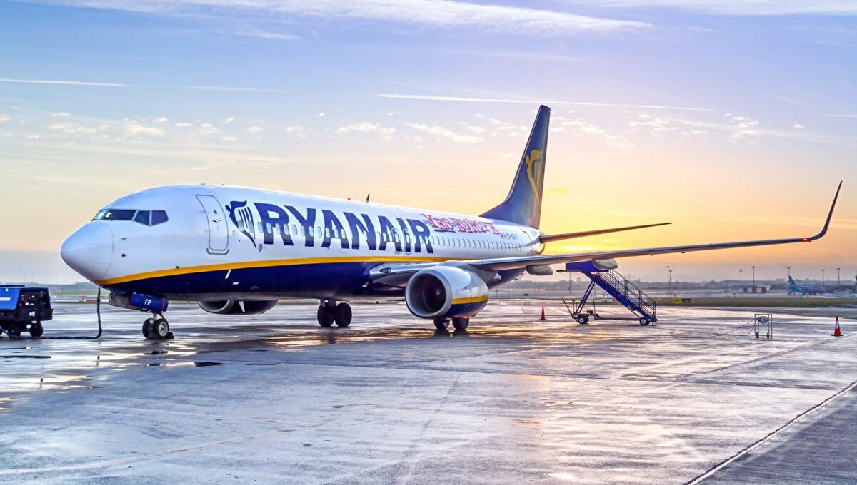 Bu kapsamda yeni bir yasakta İrlanda merkezli hava yolu devi Ryanair’den geldi. Hava yolu devince alınan yeni kural kapsamında uçakta taşkınlık yapan yandı!<br><br>