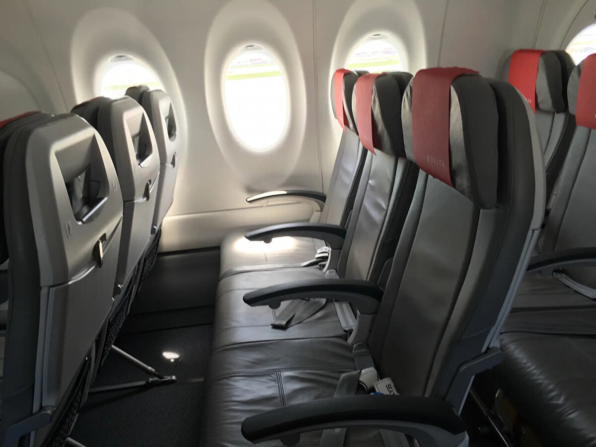 500 STERLİN CEZA KESİLECEK!<br><br>Nadir olsa da tüm hava yolu şirketlerinde yaşanan kabin içindeki taşkın davranışların önlenmesi adına atılan bu adım büyük bir yankıya neden oldu.