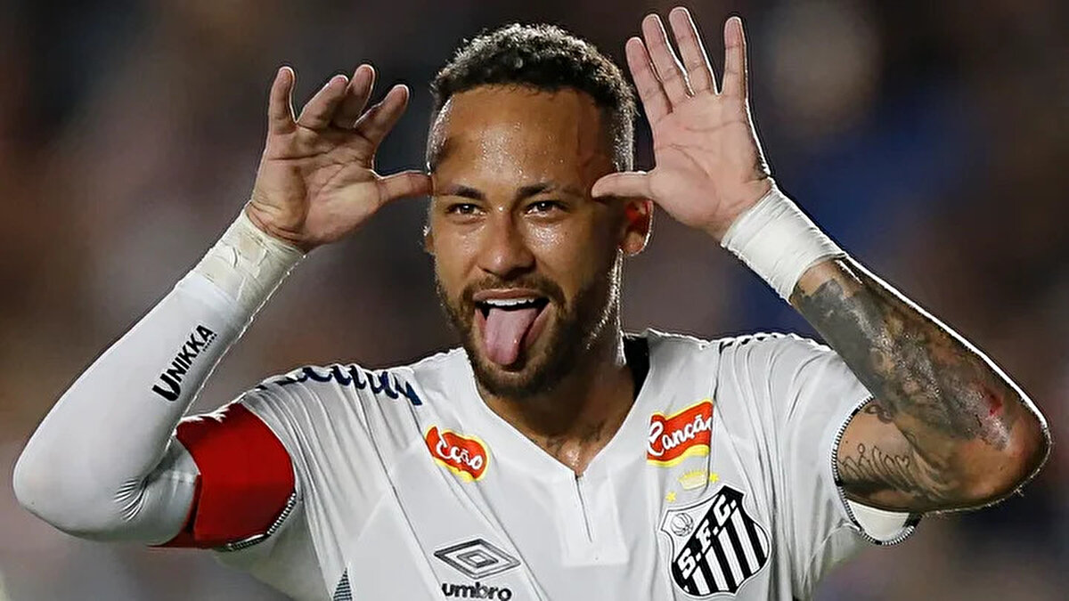Neymar'ın Dünya Kupası'na katılmak için teklifleri değerlendirdiği iddia edildi.<br>