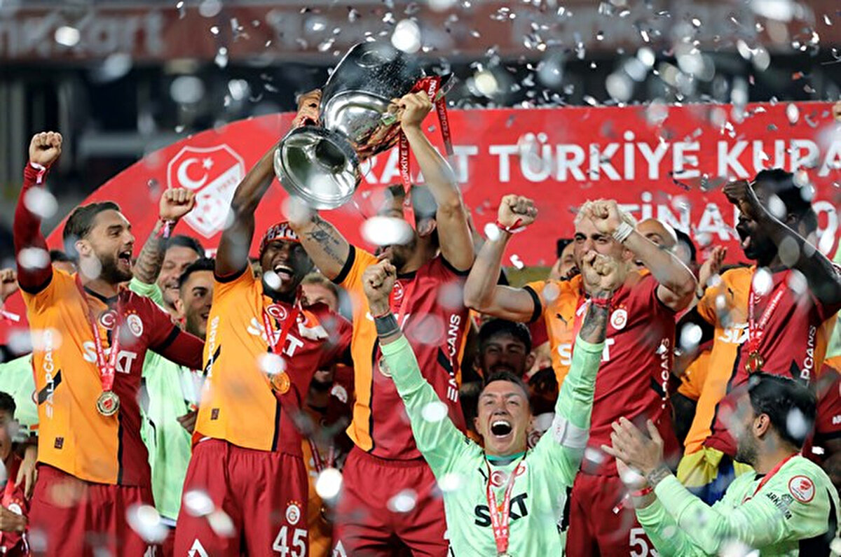 Sarı kırmızılılar, lige katılım bedeli olarak 95,6 milyon lira ve sezon performansıyla (30 galibiyet, 5 beraberlik) 214,5 milyon lirayı kasasına koydu.