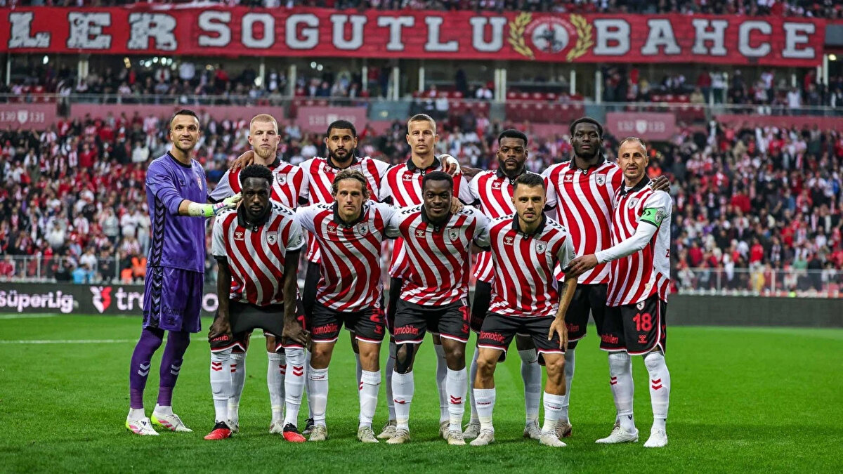 Gösterdiği performansla dikkati çeken Samsunspor ise 301 milyon lirayla (8,6 milyon dolar), İstanbul'un üç büyük kulübünden sonra en fazla gelire ulaşan ekip oldu.