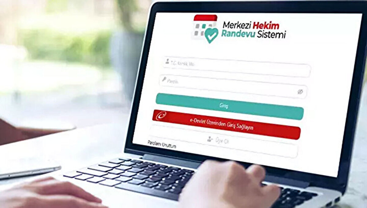 MHRS sistemi hastane randevusu almak isteyen vatandaşlar tarafından sıkça kullanılıyor. 16 Haziran 2025 sabah saatlerinden itibaran Merkezi Hekim Randevu Sistemi (MHRS) mobil uygulamasından randevu almak isteyen kullanıcılar erişim sorunu yaşadığını bildirdi.