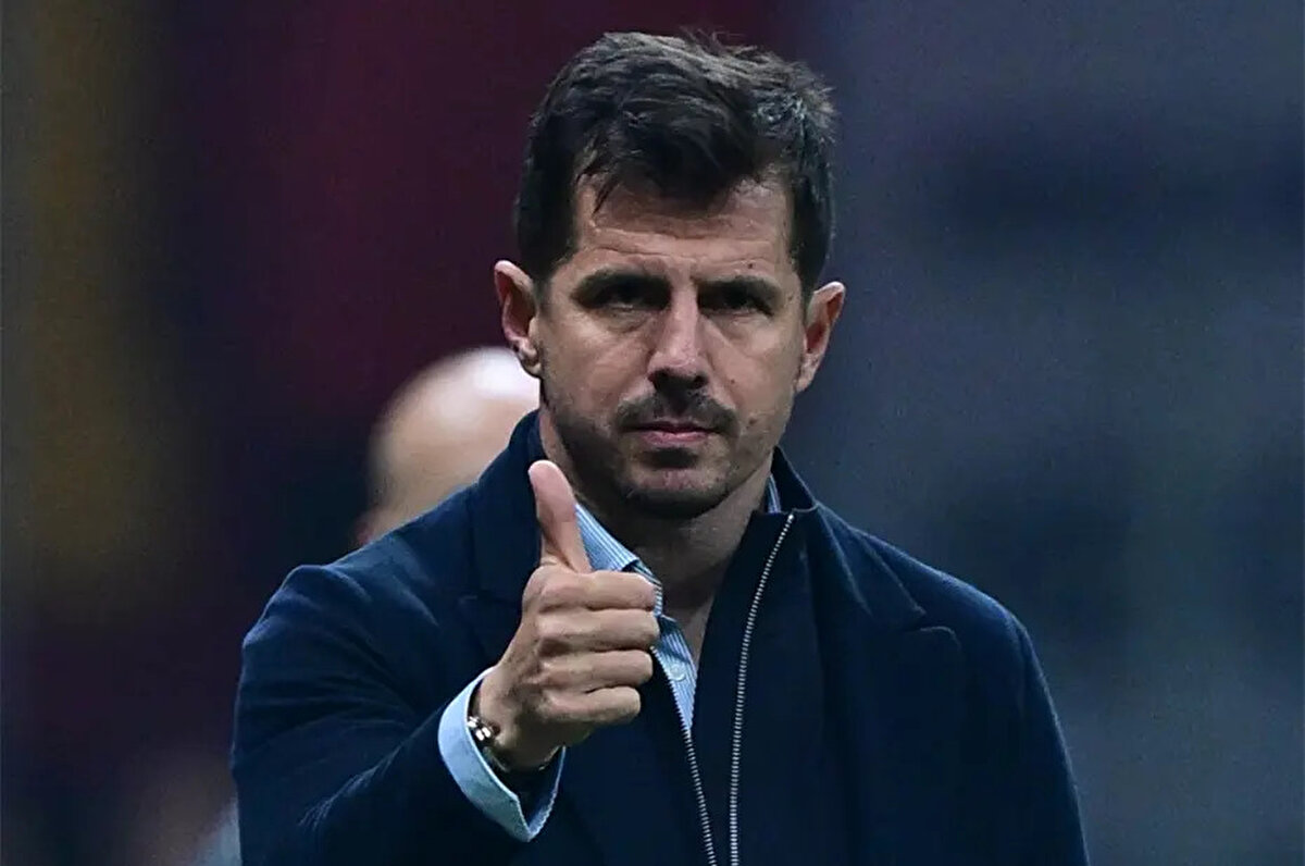 “Mourinho harika bir teknik direktör. Dünya çapında büyük bir isim. Ve varlığı Türk futbolu için değerli. Ama iyi bir sezon değildi, bir başarısızlıktı. İnsanların beklentileri vardı ve Mourinho geldiğinde beklentiler daha da arttı, çünkü o dünyanın en iyi teknik direktörlerinden biri. Çok üzgünüm ama onun için çok iyi bir yıl değildi.”<br>