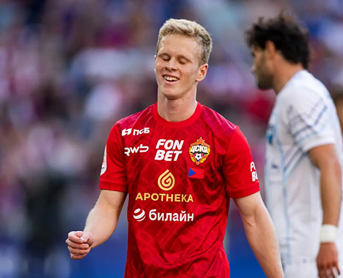 Piyasa değeri 8 milyon euro olarak gösterilen 19 yaşındaki orta saha oyuncusunun CSKA ile 3 yıl daha sözleşmesi bulunuyor.<br>