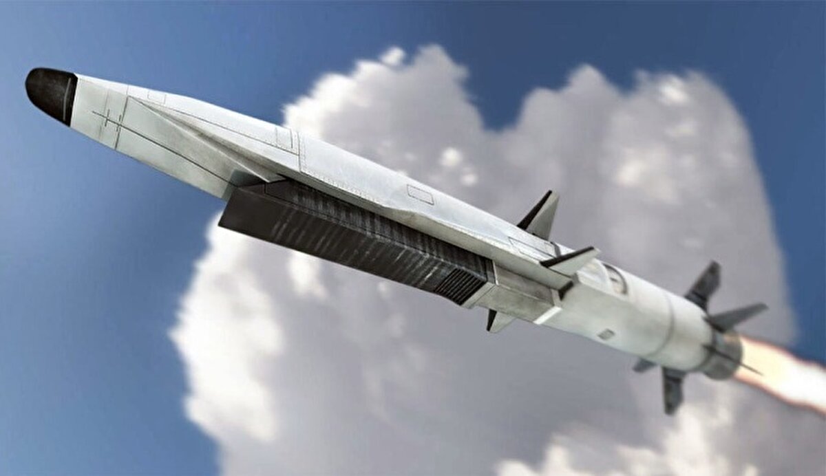 9. Zircon (3M22 Tsirkon) – Rusya<br>💥 Hız: Mach 8<br>🎯 İsabet Yeteneği: <1–2 metre<br>💬 Rus Donanması için geliştirilen bu füze, denizaltı ve gemilerden ateşlenebiliyor. Çok düşük tepki süresiyle dikkat çekiyor.