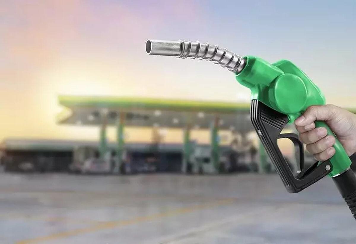 İstanbul Anadolu yakası akaryakıt fiyatları<br><br>Benzin: 48,24 TL<br>Motorin: 49,51 TL<br>LPG: 24,49 TL