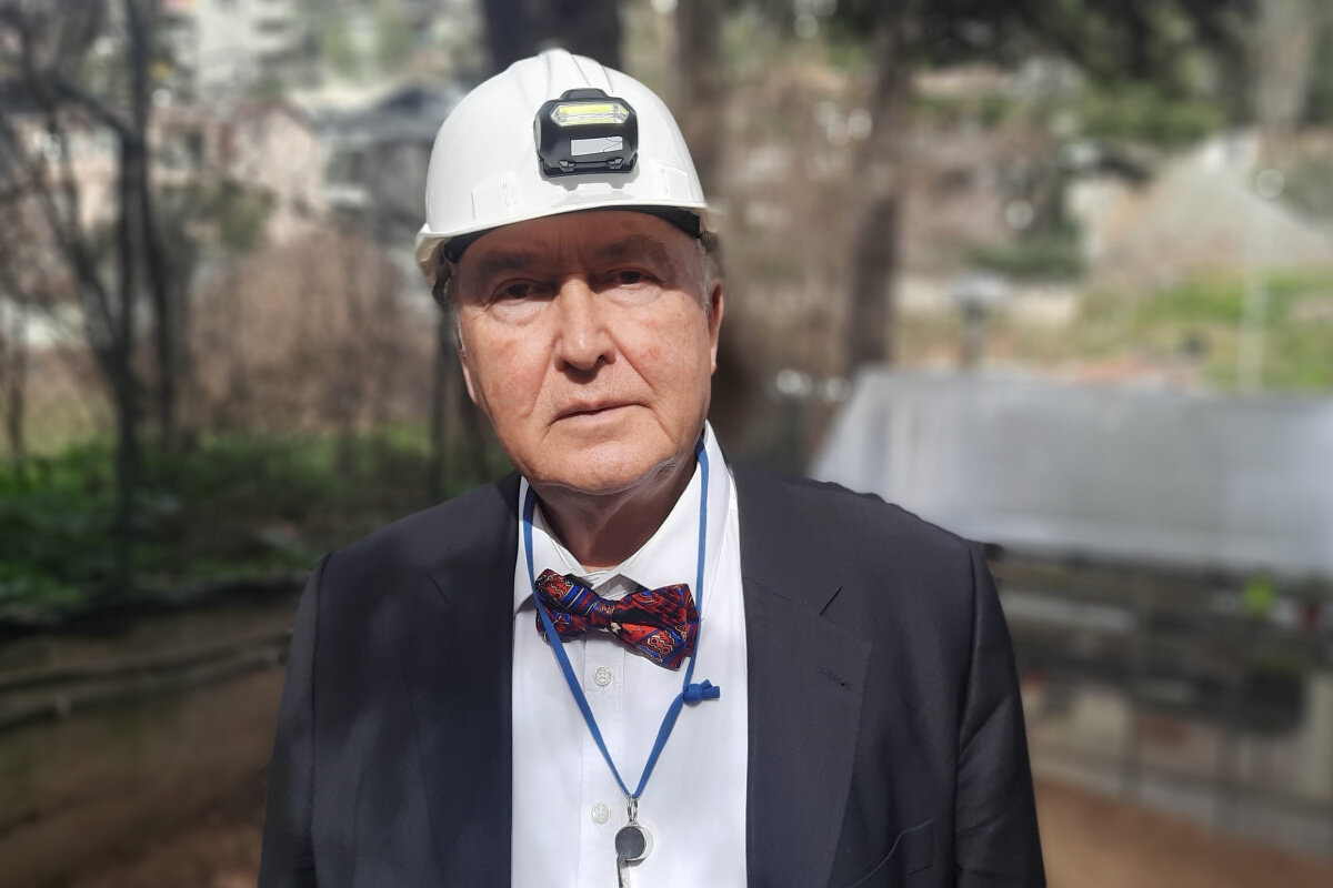 Evini satışa çıkaran Ercan'ın, ilçeyi terk ettiği öğrenildi.