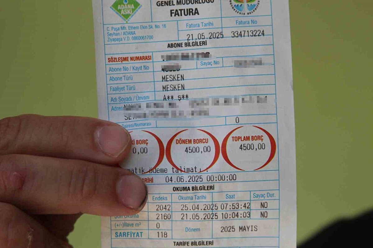 Önceki aylarda 3 aylık su kullanımına bin 84 TL ve daha sonra da aylık 500 ile 700 TL ödeyen Şimşek, sadece bir aylık faturanın 4 bin 500 TL gelmesi üzerine şaşkınlık yaşadı.
