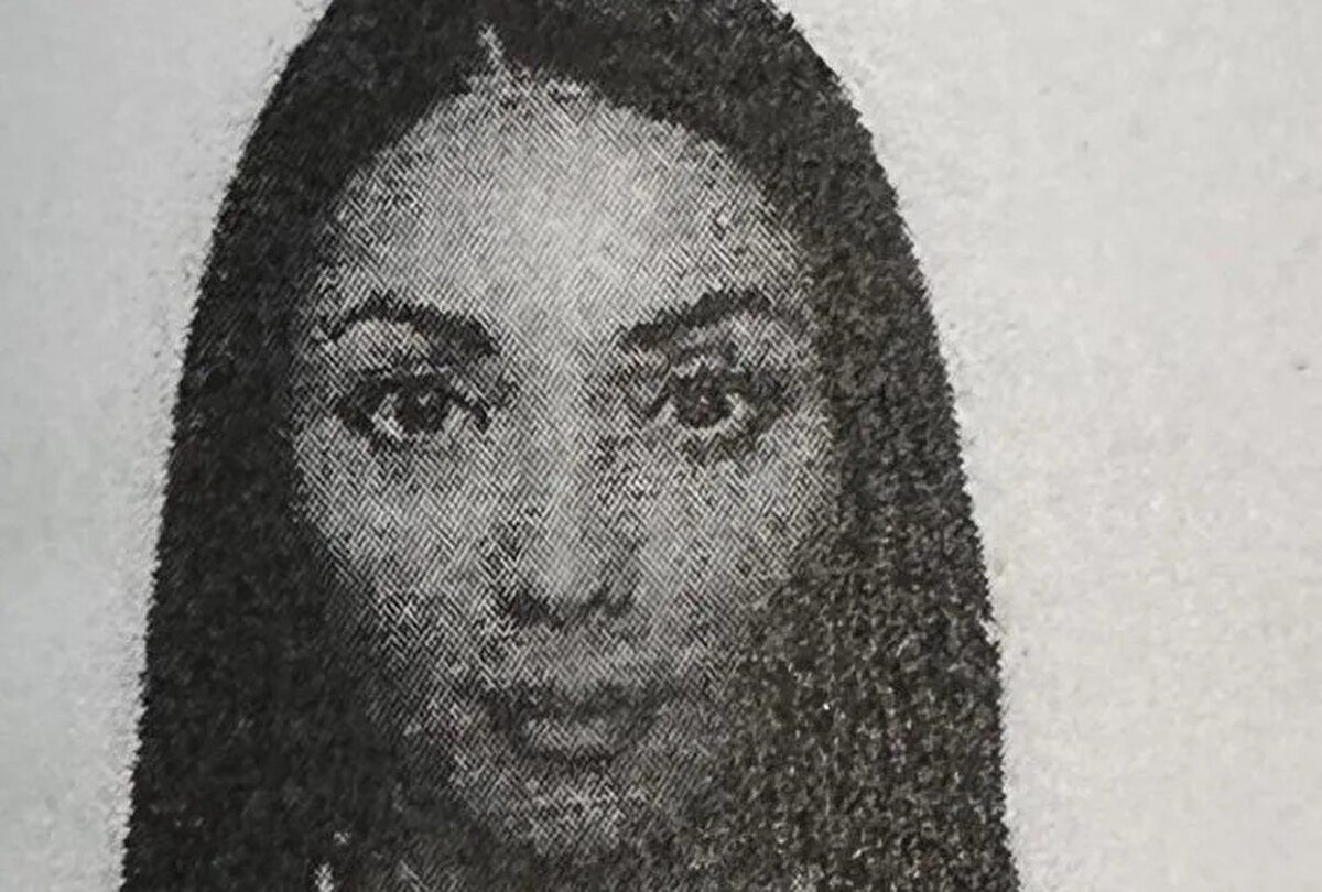 Tataristan İçişleri Bakanlığı tarafından hazırlanan rapora göre, 1988 doğumlu Elvira Madiyarova, 2020-2021 yılları arasında sahte dijital yatırım platformu "Frendeks" aracılığıyla en az 302 kişiyi dolandırdı.