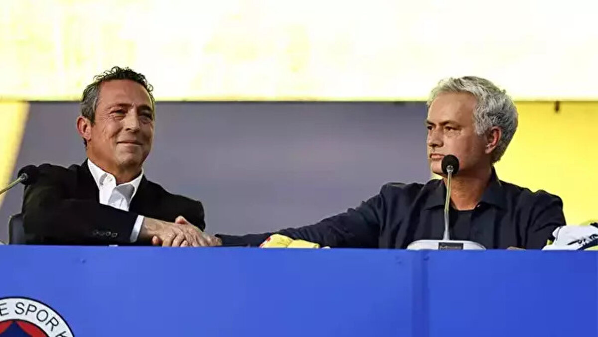 Trendyol Süper Lig'de geçtiğimiz sezon şampiyonluğu ezeli rakibi Galatasaray'a kaptıran Fenerbahçe transfer çalışmalarına erkenden başladı.<br>