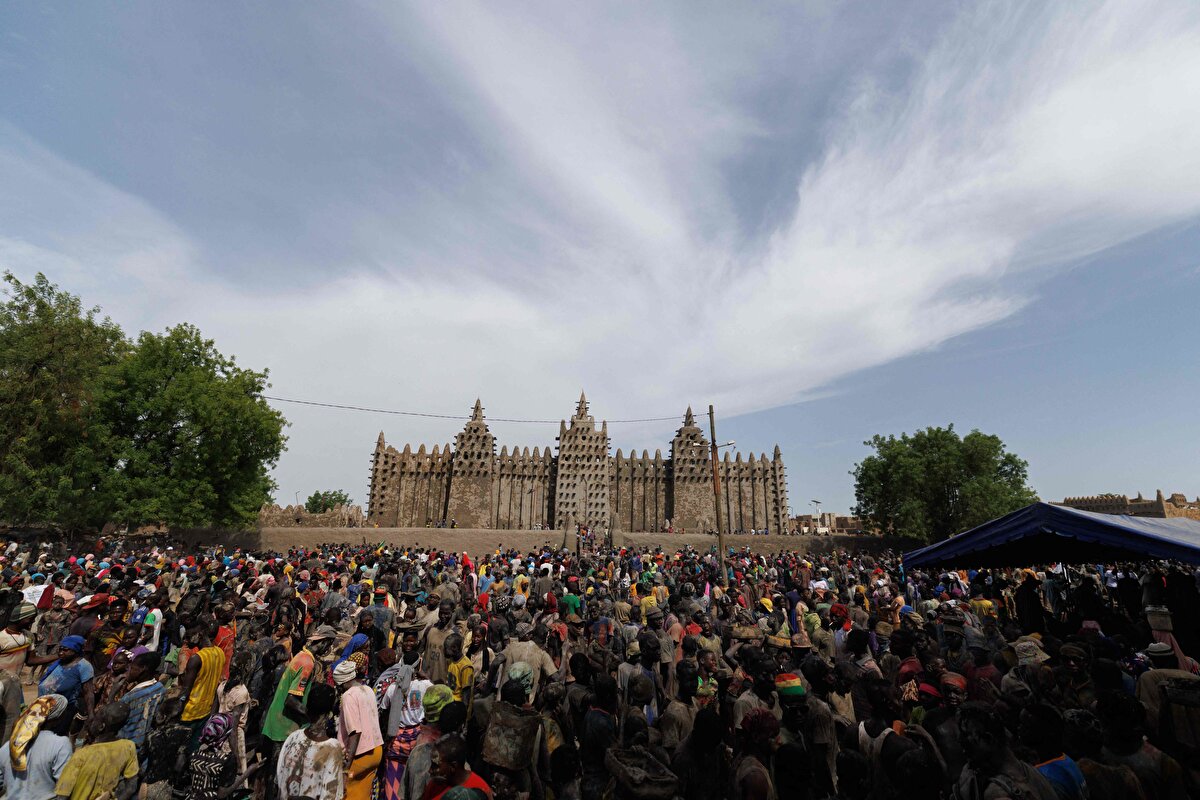 Batı Afrika’daki eski hac yolu üzerinde bulunan cami, Cenneliler için olduğu kadar, Afrikalılar için de önemli bir merkez.