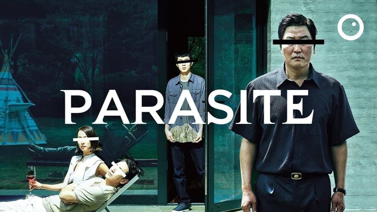 14. Parazit (Parasite, 2019)<br>Yönetmen: Bong Joon-ho<br><br>IMDb: 8.5<br><br>Tür: Dram, Gerilim<br><br>Öne Çıkan: Oscar tarihine geçen Güney Kore yapımı sosyal eleştiri başyapıtı.<br><br>