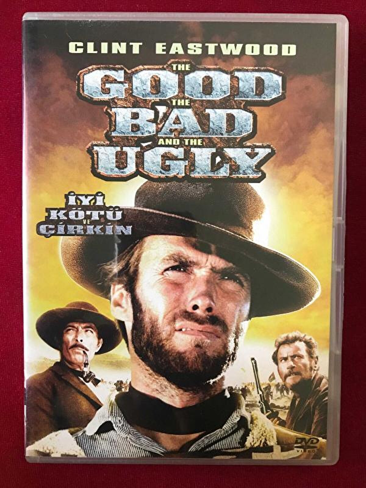 9. İyi, Kötü ve Çirkin (The Good, The Bad and The Ugly, 1966)<br>Yönetmen: Sergio Leone<br><br>IMDb: 8.8<br><br>Tür: Western<br><br>Öne Çıkan: Ennio Morricone müziği ve unutulmaz düello sahnesi.