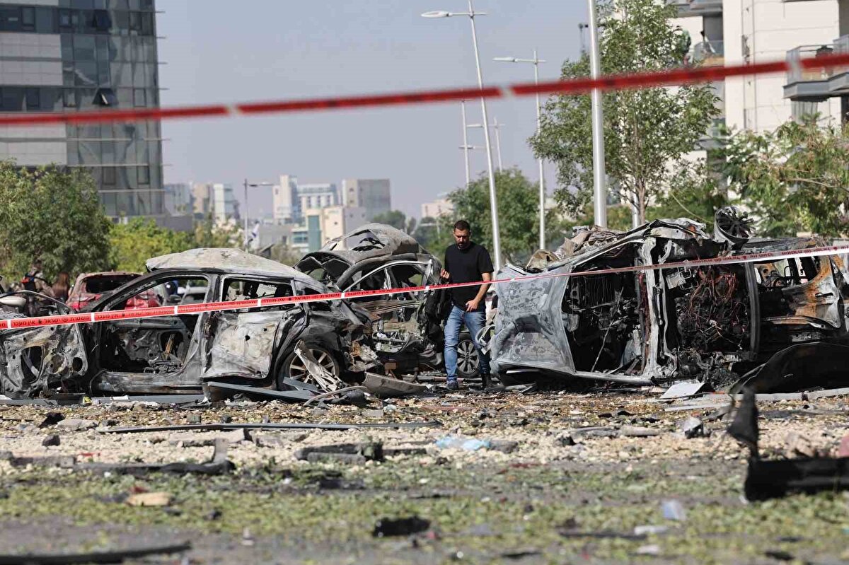 İsrail’in İran’a saldırmasıyla başlayan çatışma 8’inci günde devam ediyor. İran ordusu, sabah saatlerinde İsrail’in Beerşeba kentine füze saldırısı düzenledi.