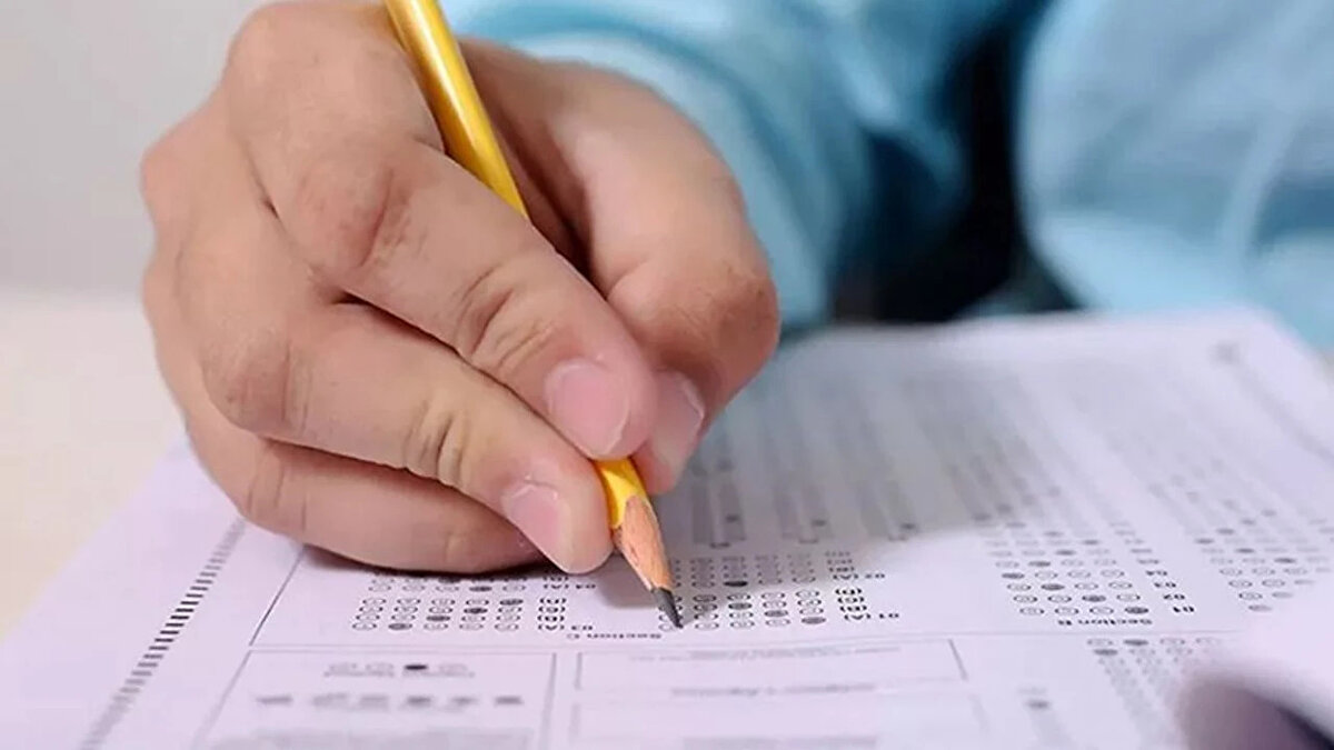 2025 YKS sonuçları ne zaman açıklanacak?<br><br>ÖSYM’nin yayımladığı resmi sınav takvimine göre 2025 YKS sonuçları 22 Temmuz 2025 Salı günü ilan edilecek. Bu tarihe kadar adaylar, yayımlanacak YKS cevap anahtarı ile puanlarını yaklaşık olarak hesaplayabilecek ve tercih süreci öncesi stratejilerini oluşturabilecek.