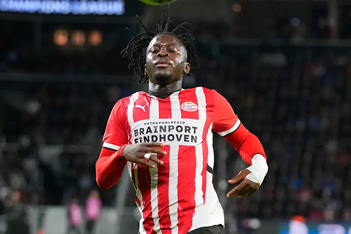 Öte yandan Belçikalı futbolcuyla Fenerbahçe'nin yanı sıra Leipzig ve Bayer Leverkusen'in de ilgilendiği ileri sürüldü.<br>