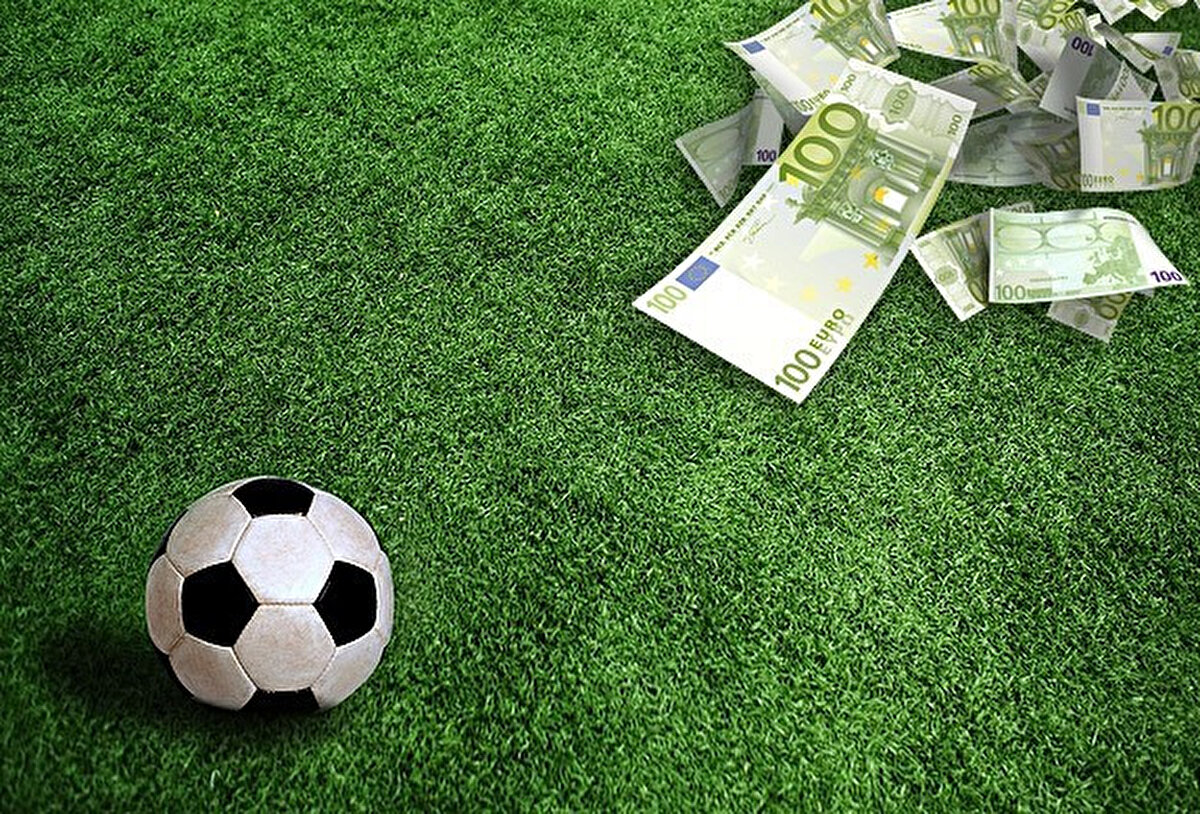 Yüksek bonservis ücretleri, futbolun ekonomik rekabetini ve kulüpler arasındaki stratejik güç mücadelelerini gözler önüne seriyor. Futbol piyasasındaki bu büyük yatırımlar, kulüplerin geleceğe yönelik planlarını da şekillendiriyor.