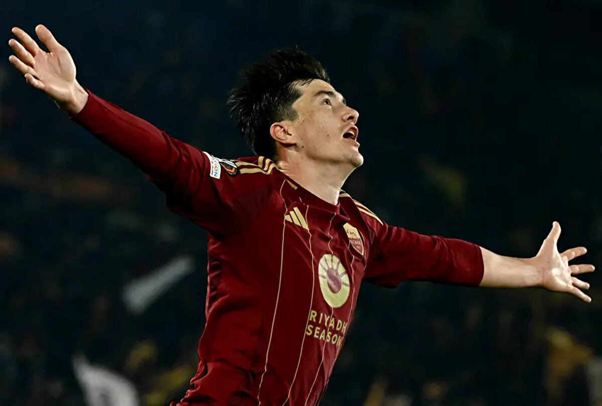 Serie A takımlarından Roma, deneyimli golcüsü Eldor Shomurodov'un ayrılığına onay verdi. La Gazetta della Sport'ta yer alan haberde transferin tamamlanmaya yakın olduğu belirtildi.<br>