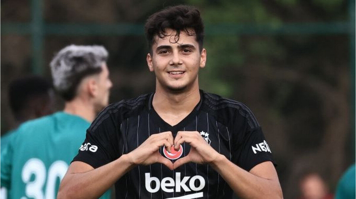 Norveçli teknik direktör Ole Gunnar Solskjaer, Mustafa Erhan Hekimoğlu'nun satılmasına onay vermedi.<br>