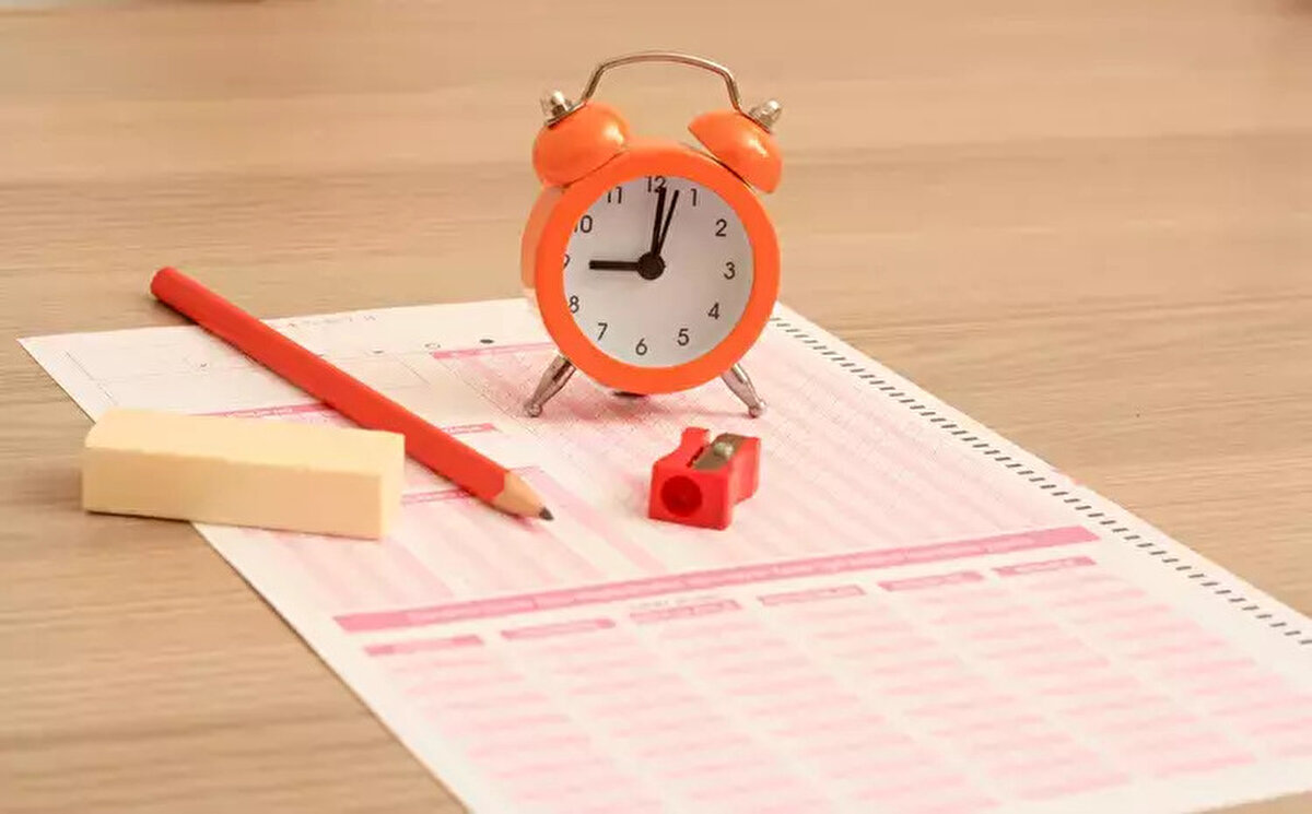 2025 YKS Sonuçları Ne Zaman Açıklanacak?<br><br>YKS 2025 sonuçları ne zaman açıklanacak? sorusu da yoğun aranan konular arasında yer alıyor. ÖSYM takvimine göre Temmuz ayı içerisinde sonuçlar duyurulacak. Adaylar, T.C. kimlik numaralarıyla ÖSYM Aday İşlemleri Sistemi (AİS) üzerinden sonuçlara erişebilecek.