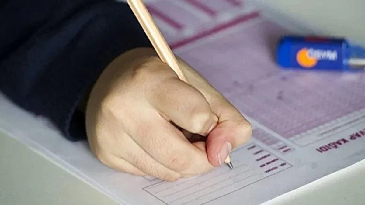 Lhasa, Kahire, Roma dini şehir mi?<br><br>Evet bu üç şehirde dini açıdan önem taşıyan şehirlerdir. Her biri farklı dinlerin merkezi ya da kutsal yerleri arasında yer almakta.