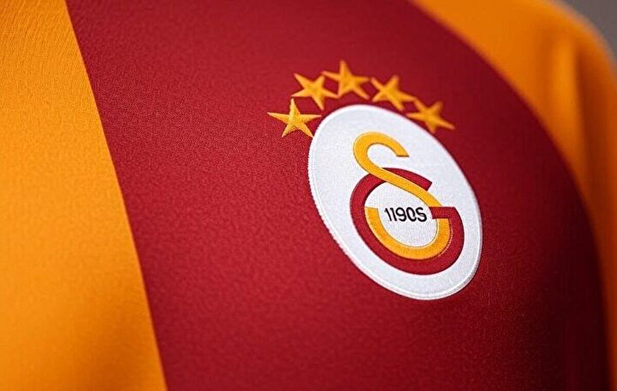 Kulüpten yapılan açıklamaya göre sarı-kırmızılı futbol takımının 25. şampiyonluğunu simgeleyen 5 yıldızlı özel forma, Brüksel'in 406 yıllık ikonik simgesi Manneken Pis heykeline giydirilecek.<br>