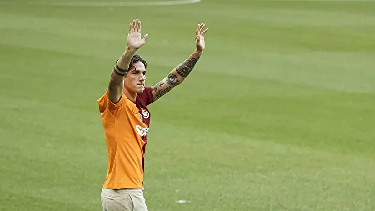 Hürriyet gazetesinde yer alan haberde sarı-kırmızılı takımın teknik direktörü Okan Buruk'un Nicolo Zaniolo'ya bir şans daha vermeyi düşündüğü ve kampa götüreceği belirtildi.<br>