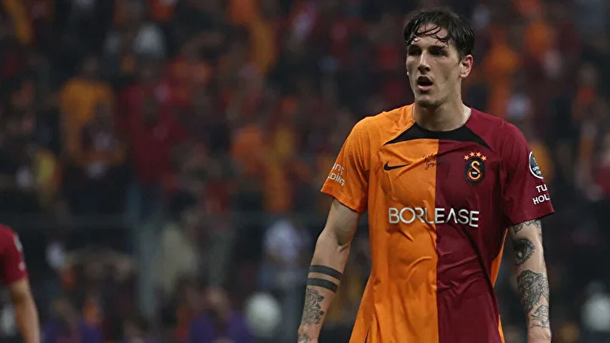 Geçtiğimiz sezonun ilk yarısını Atalanta'da, ikinci yarısını ise Fiorentina'da geçiren Nicolo Zaniolo ile Roma'ya kiralanan Victor Nelsson takıma döndü.<br><br>