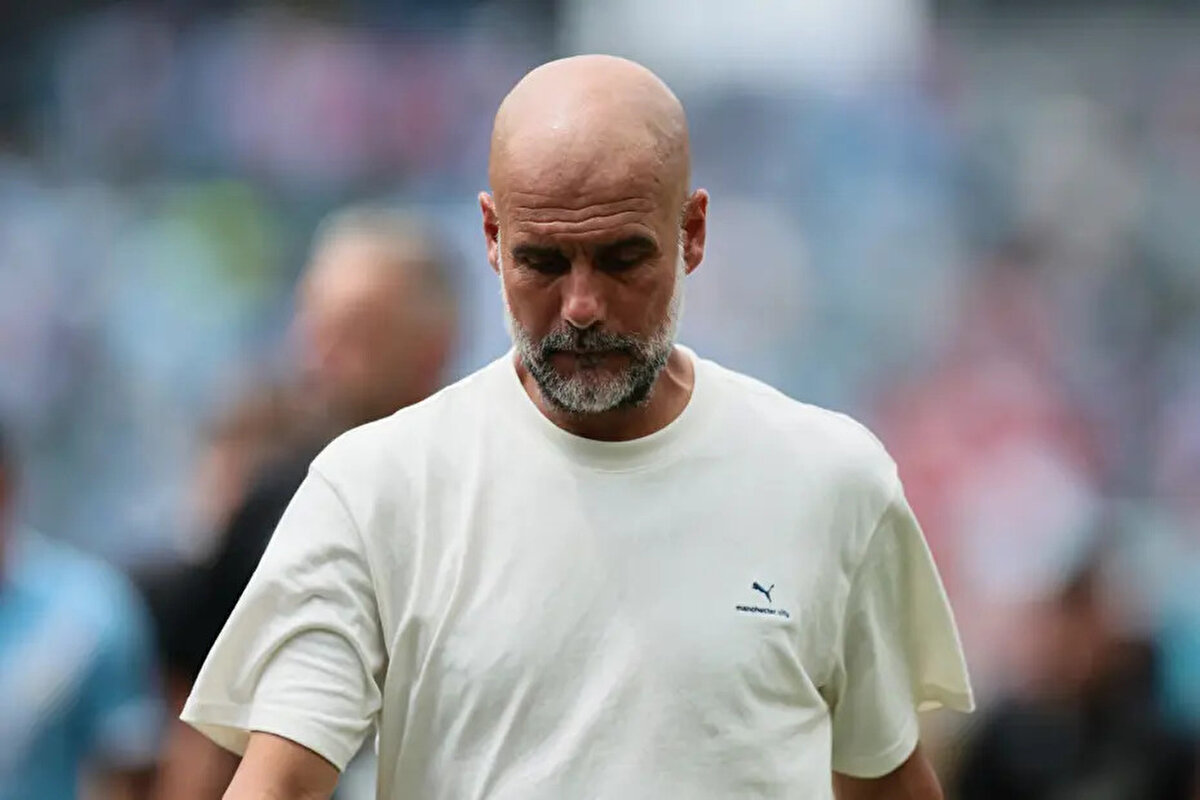 Guardiola sözlerini şöyle sürdürdü, "Şu anda kadrodaki oyunculara tüm sezon sahip olmayı çok isterdim. Bunu çok isterdim. Oyuncularla ilgili, nasıl davrandıklarıyla ilgili hiçbir şikayetim yok. Sorun şu ki, sezon boyunca mutsuz olacaklar. Üzgün ​​olacaklar, hayal kırıklığına uğrayacaklar. Bunu istemiyorum." <br>