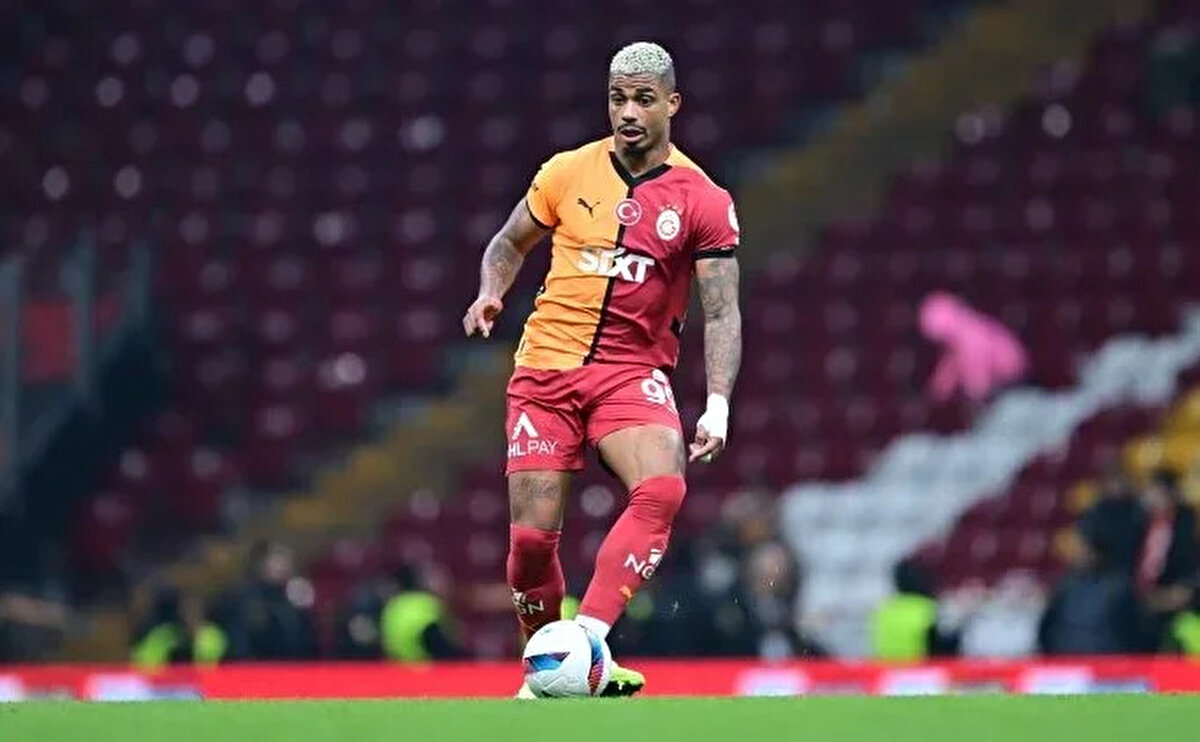 Devre arasında geldiği Galatasaray'a önemli katkı veren ve şampiyonlukta pay sahibi olan Mario Lemina için sürpriz ayrılık ihtimali doğmuştu.<br>