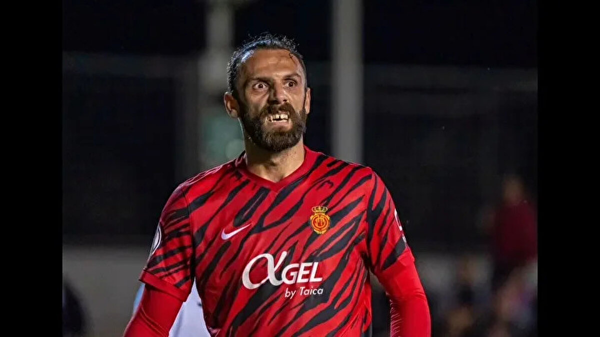 Gelecek sezon için iddialı bir kadro kurmak isteyen Beşiktaş santrfor transferi için kolları sıvadı. Semih Kılıçsoy ve Ciro Immobile ile yollarını ayırması beklenen siyah beyazlılarda Vedat Muriqi gündeme geldi.<br>