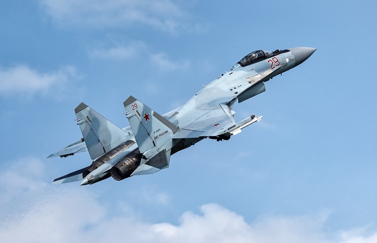 9. Sukhoi Su‑35S Flanker‑E (Rusya) – 4.5 nesil, dogfight ustası