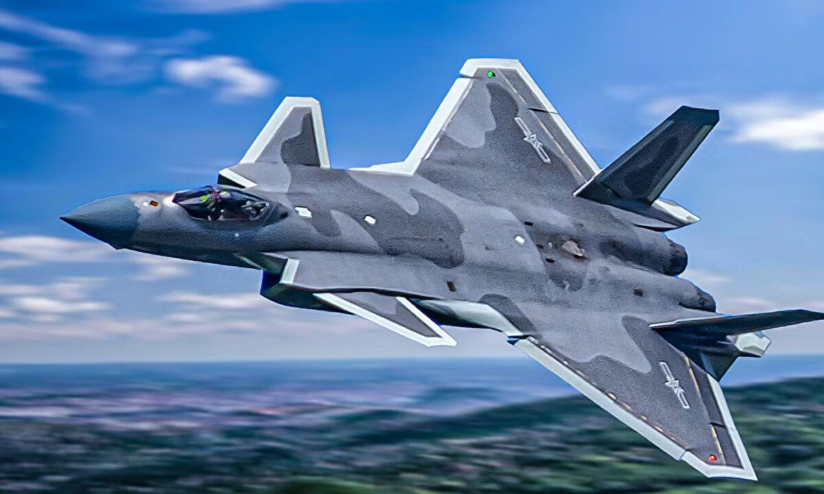 4. Chengdu J‑20 “Mighty Dragon” (Çin) – 5. nesil, uzun menzil ve stealth