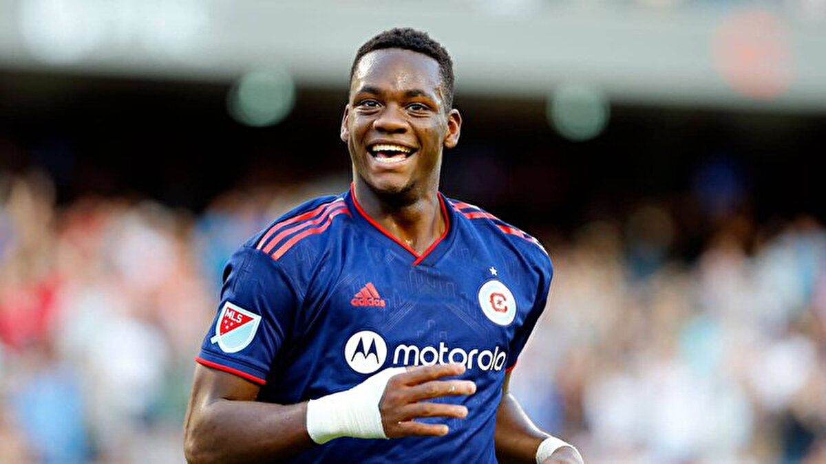 Al Nassr'la da temas halinde olan Fenerbahçe yönetimi kiralama teklifinde bulundu.<br>