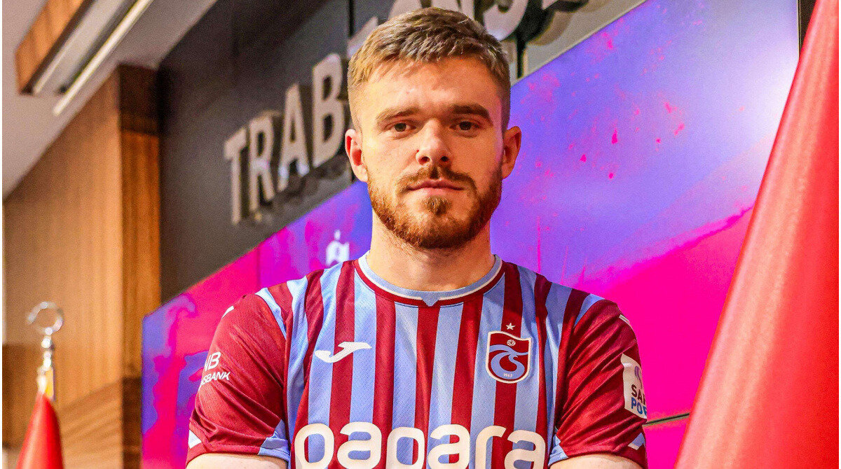 Rakamlar konusunda taviz vermeyecek olan bordo-mavililerde gelecek vaadeden genç savunma oyuncusu Arseniy Batagov, Avrupa'dan üç önemli kulübün transfer radarında. İtalya'dan Lazio, Fransa'dan Lens ve İngiltere'den Brighton, 23 yaşındaki Ukraynalı stoper için bu hafta içinde görüşmeyi planlıyor. <br>
