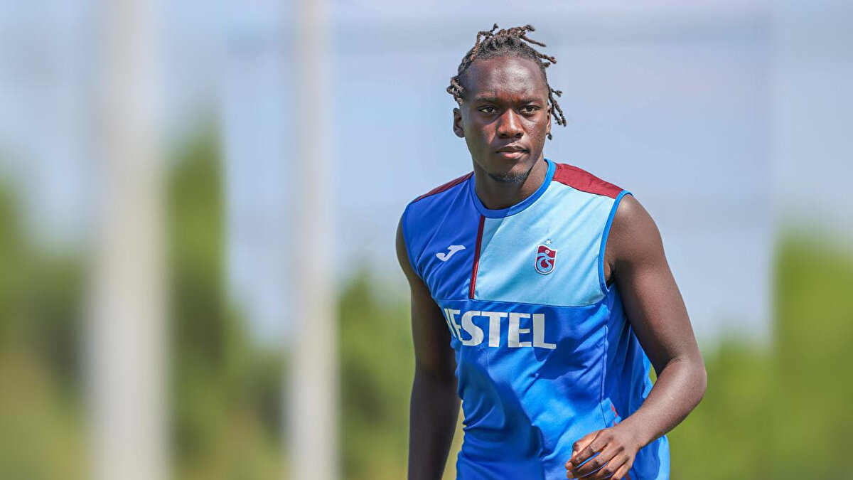 Kış transfer döneminde talipleri olan Batista Mendy, Avrupa kulüplerinin radarında kalmaya devam ediyor. Bordo-mavili yönetimin, Mendy için ise 15 milyon euro seviyesinde bir bonservis beklentisi bulunuyor.<br>