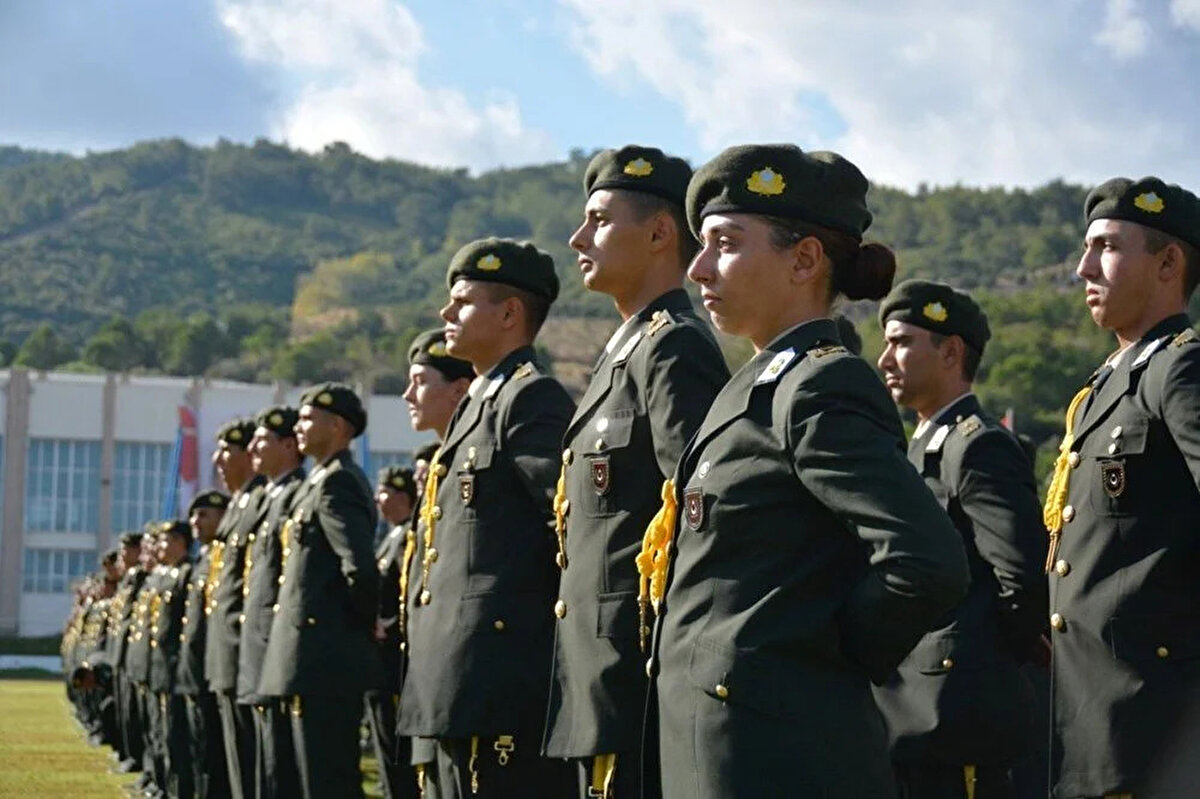 2025 MSÜ tercih sonuçları nasıl sorgulanır?<br><br>Adaylar, MSÜ tercih sonuçlarını öğrenmek için MSB'nin resmi internet sitesi olan personeltemin.msb.gov.tr adresine giriş yapmalıdır. Sisteme girişte T.C. kimlik numarası ve e-Devlet şifresi kullanılmaktadır.<br><br>Sorgulama sayfası üzerinden adaylara, ikinci seçim aşamasına ilişkin detaylar ve mülakat tarihleri de bildirilecektir.