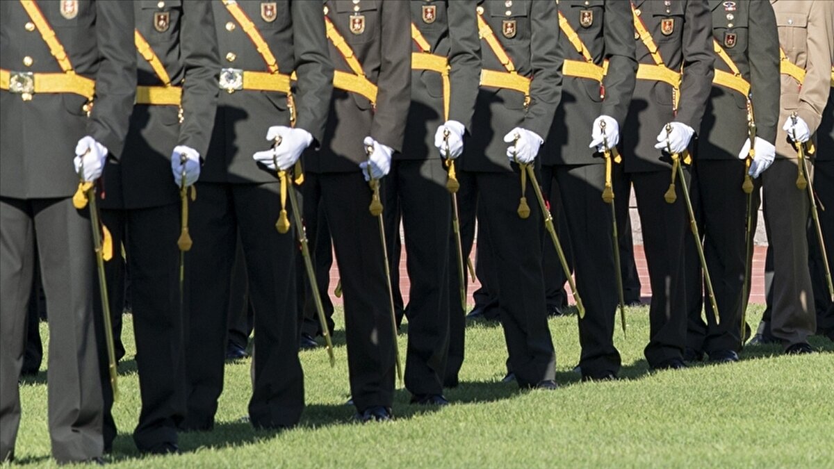 Milli Savunma Üniversitesi (MSÜ) 2025 tercih sonuçları açıklandı. 23 Şubat’ta ÖSYM tarafından düzenlenen MSÜ sınavına giren binlerce aday, 18 Nisan 2025 tarihine kadar tercihlerde bulunmuştu. Milli Savunma Bakanlığı (MSB) tarafından yürütülen süreç kapsamında, adayların gözleri şimdi ikinci aşama olan seçim ve mülakatlara çevrildi.<br><br>MSÜ 2025 tercih sonuçları, MSB Personel Temin (PERTEM) internet sitesi üzerinden erişime açıldı. Sonuçlara ulaşmak isteyen adaylar, T.C. kimlik numaraları ve e-Devlet şifreleriyle https://personeltemin.msb.gov.tr adresinden sorgulama yapabilecek.