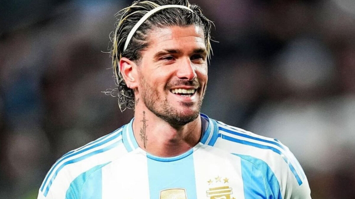 Bugün ise La Liga'nın köklü kulüplerinden Atlético Madrid'de oynamaktadır. 2025 yılı itibarıyla, Galatasaray'ın transfer gündeminde olan De Paul, orta sahadaki yetenekleriyle dikkat çekmektedir.