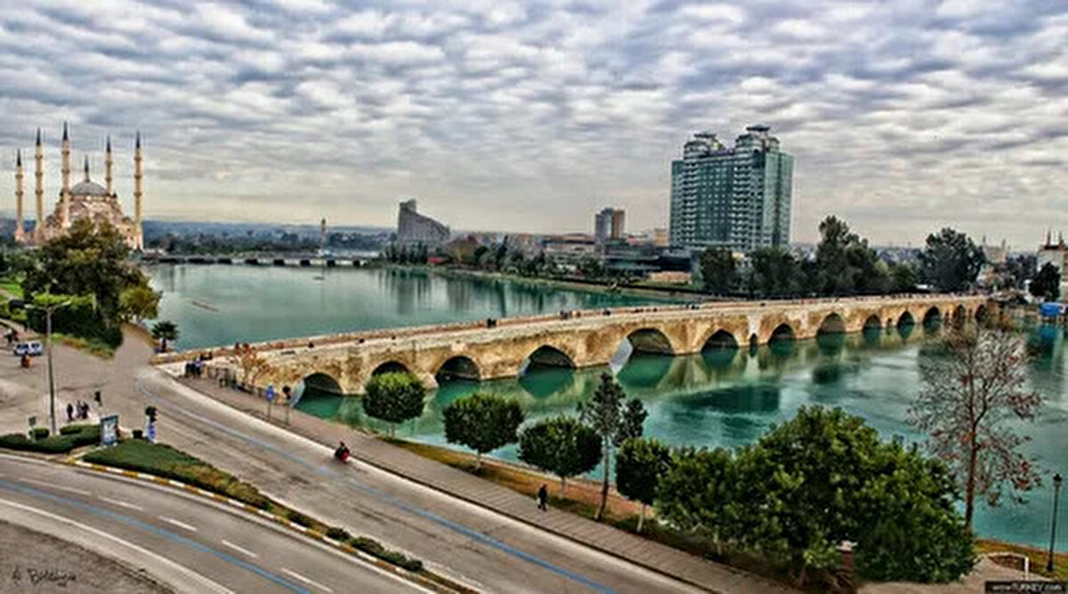 Güncellenen TS 825 Isı Yalıtım Kuralları standardı kapsamında, çok sıcak iklim bölgeleri olarak tanımlanan Adana, Antalya, Mersin, Muğla ve Hatay’ın bazı ilçelerinde merkezi ısıtma sistemi kurma zorunluluğu kaldırıldı